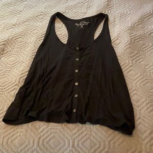Hollister Tank